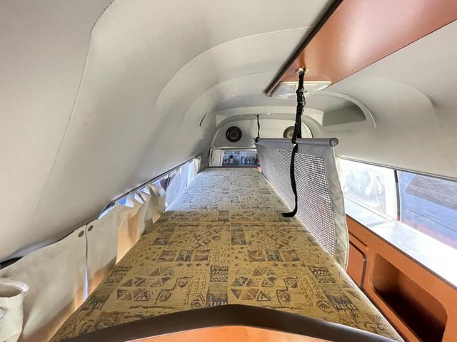 キャラバン 東和モーターズ　フェネック　乗車人数９名　就寝人数３名　シングルサブバッテリー　走行充電　外部電源　シンク　給水排水ポリタンク　ガソリン　２ＷＤ（38枚目）