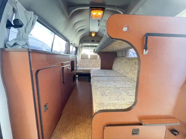 キャラバン 東和モーターズ　フェネック　乗車人数９名　就寝人数３名　シングルサブバッテリー　走行充電　外部電源　シンク　給水排水ポリタンク　ガソリン　２ＷＤ（46枚目）