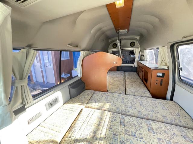 キャラバン 東和モーターズ　フェネック　乗車人数９名　就寝人数３名　シングルサブバッテリー　走行充電　外部電源　シンク　給水排水ポリタンク　ガソリン　２ＷＤ（47枚目）