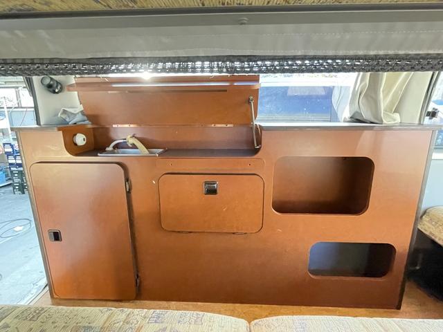 キャラバン 東和モーターズ　フェネック　乗車人数９名　就寝人数３名　シングルサブバッテリー　走行充電　外部電源　シンク　給水排水ポリタンク　ガソリン　２ＷＤ（48枚目）