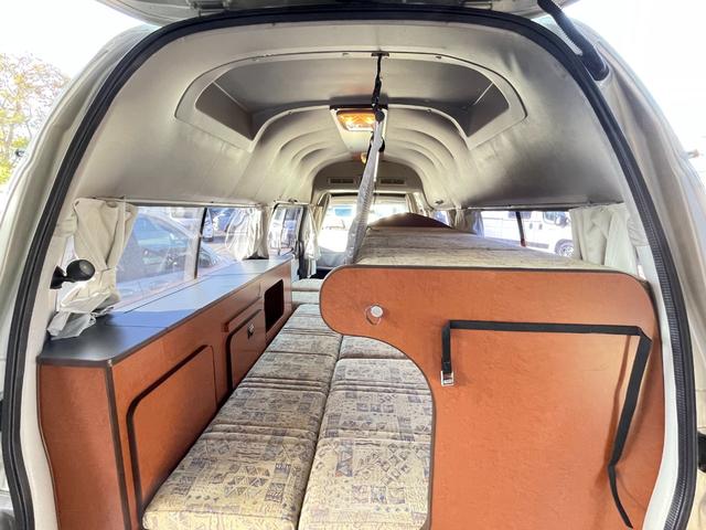 キャラバン 東和モーターズ　フェネック　乗車人数９名　就寝人数３名　シングルサブバッテリー　走行充電　外部電源　シンク　給水排水ポリタンク　ガソリン　２ＷＤ（49枚目）