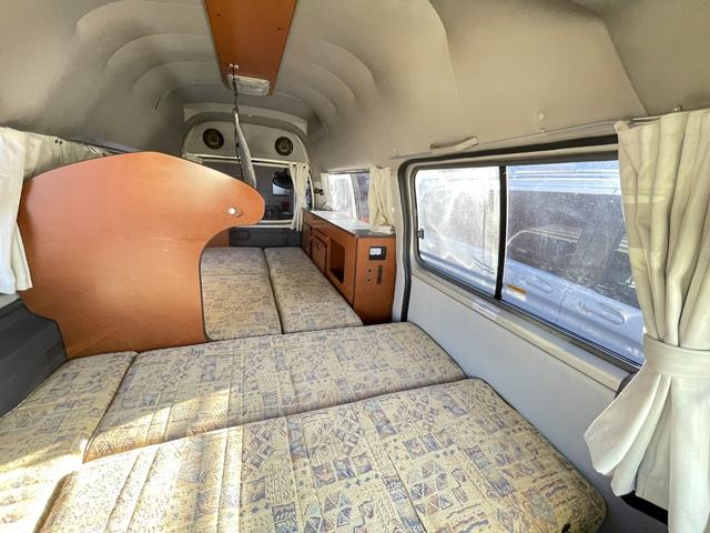 キャラバン 東和モーターズ　フェネック　乗車人数９名　就寝人数３名　シングルサブバッテリー　走行充電　外部電源　シンク　給水排水ポリタンク　ガソリン　２ＷＤ（58枚目）