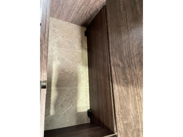 レジアスエースバン ミスティック マティアス 乗車人数9名・就寝人数5名・新品タイヤ・トリプルサブバッテリー・走行充電・外部充電・インバーター2000w・ウィンドウエアコン・ソーラーパネル(43枚目)