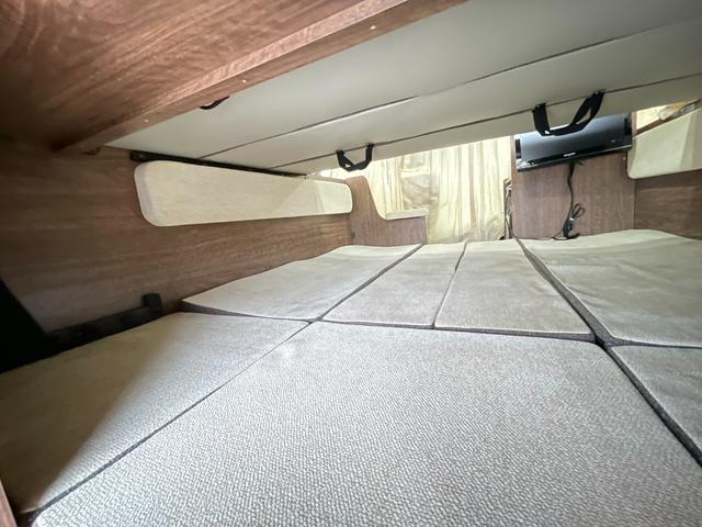 レジアスエースバン ミスティック マティアス 乗車人数9名・就寝人数5名・新品タイヤ・トリプルサブバッテリー・走行充電・外部充電・インバーター2000w・ウィンドウエアコン・ソーラーパネル(51枚目)