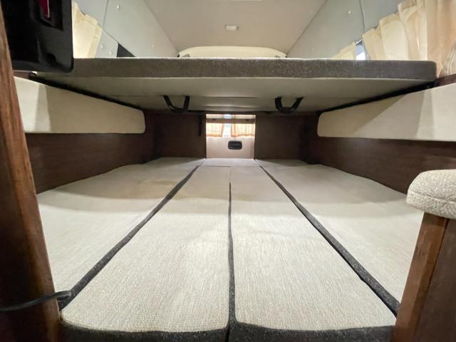 レジアスエースバン ミスティック マティアス 乗車人数9名・就寝人数5名・新品タイヤ・トリプルサブバッテリー・走行充電・外部充電・インバーター2000w・ウィンドウエアコン・ソーラーパネル(69枚目)