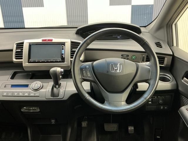 フリードスパイク Gエアロ ホンダ認定中古車 バックカメラ ETC 1オーナー車 インテリキー フルセグ地デジ Bカメ 両側スライド キーレス ナビTV 整備記録簿 助手席エアバッグ AAC 運転席エアバッグ DVD VSA(15枚目)