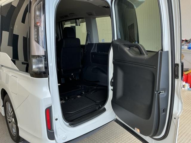 ステップワゴンスパーダ e:HEVスパーダGホンダセンシング ホンダ認定中古車 純正ドラレコ前後 ウォークスルー LEDライト ドライブレコーダ セキュリティアラーム 横滑り防止装置 クルーズコントロール Bカメラ USB接続 フルセグ DVD再生可能 キーレス(22枚目)