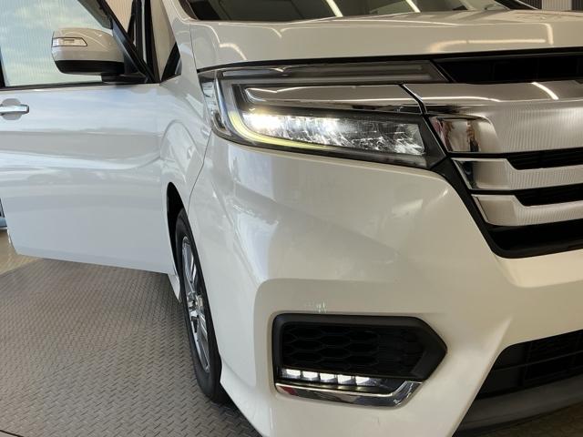 ステップワゴンスパーダ e:HEVスパーダGホンダセンシング ホンダ認定中古車 純正ドラレコ前後 ウォークスルー LEDライト ドライブレコーダ セキュリティアラーム 横滑り防止装置 クルーズコントロール Bカメラ USB接続 フルセグ DVD再生可能 キーレス(24枚目)