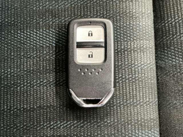 シャトル ハイブリッドXホンダセンシング ホンダ認定中古車 純正ナビ LEDライト 横滑抑制 リヤカメラ スマ-トキ- イモビ サイドエアバッグ シートヒーター付き キーレス Wエアコン ECON クルコン オートライト ETC Wエアバック(16枚目)