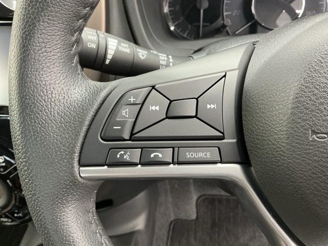 ノート メダリスト 全周囲カメラ 純正ナビ LED ETC フロントカメラ アラウンドビュモニター 横滑防止装置 フルセグテレビ エコスーパーチャージャー DVD再生可能 USB接続 イモビライザー Aストップ ナビTV(11枚目)