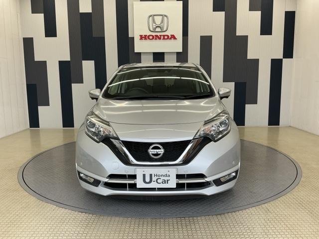 ノート メダリスト 全周囲カメラ 純正ナビ LED ETC フロントカメラ アラウンドビュモニター 横滑防止装置 フルセグテレビ エコスーパーチャージャー DVD再生可能 USB接続 イモビライザー Aストップ ナビTV(22枚目)