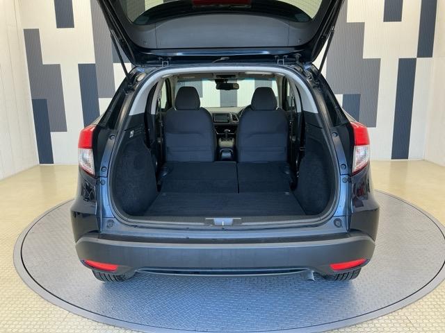 ヴェゼル Ｘ・ホンダセンシング　ホンダ認定中古車　純正ナビ　ＬＥＤライト　Ｒカメラ　Ｗエアバッグ　盗難防止　アクティブクルーズコントロール　オートエアコン　ＬＥＤランプ　衝突軽減ブレ－キ　パワステ　整備記録簿　カーテンエアバック（20枚目）