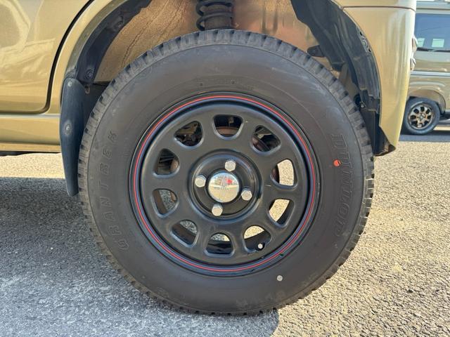 ハイゼットカーゴ デッキバンＧ　ＳＡＩＩＩ　公認３インチリフトアップ　デイトナ１４インチホイール　グラントレック　ナビ　ＥＴＣ　４ＷＤ　衝突軽減ブレーキ　パワーウィンドウ　両側スライドドア　ドラレコ　キーレス　アイドリングストップ　ＬＥＤライト（15枚目）