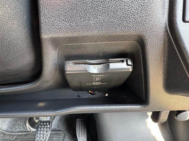 ハイゼットカーゴ デッキバンＧ　ＳＡＩＩＩ　公認３インチリフトアップ　デイトナ１４インチホイール　グラントレック　ナビ　ＥＴＣ　４ＷＤ　衝突軽減ブレーキ　パワーウィンドウ　両側スライドドア　ドラレコ　キーレス　アイドリングストップ　ＬＥＤライト（33枚目）