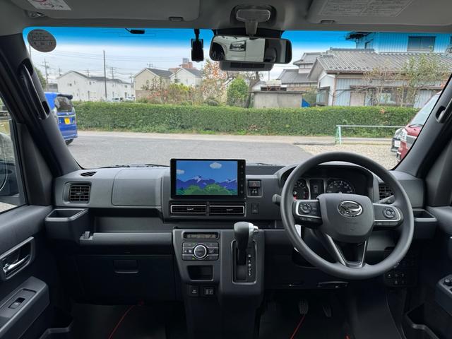 アトレー ＲＳ　４ＷＤ／リフトアップ／ガードバー／１４インチＡＷ／マッドタイヤ／純正９インチディスプレイオーディオ／フルセグＴＶ／バックカメラ／ＤＡ連動ドラレコ／両側電動パワスラ／届出済未使用車／衝突軽減ブレーキ（25枚目）