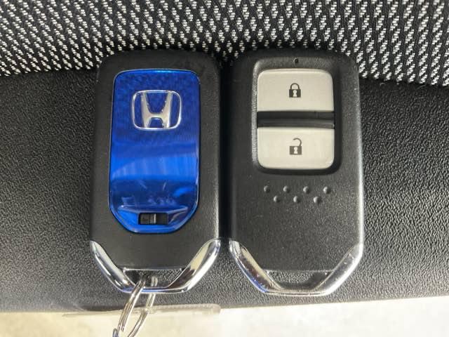 フィットハイブリッド Ｓホンダセンシング　スマ－トキ－　禁煙　アクティブクルーズコントロール　パワーウインドウ　ドライブレコーダ　サイドエアバック　ＤＶＤ再生　パワーステアリング　ＬＥＤヘッドランプ　ＡＢＳ　盗難防止装置（45枚目）