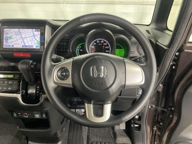 Ｎ－ＢＯＸ ＧＳＳパッケージ　Ｉストップ　禁煙　ダブルエアバック　両側スライド　サイドカーテンエアバック　１オーナー車　１セグＴＶ　前席シートヒーター　スマートキー＆プッシュスタート　ＥＴＣ付き　横滑防止（12枚目）