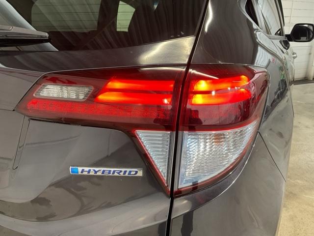 ヴェゼル ハイブリッドＸ・ホンダセンシング　地デジ　Ａクルーズ　Ｂモニ　スマキー　オートエアコン　ＶＳＡ　ＬＥＤヘッドライト　ＥＴＣ車載器　カーテンエアバッグ　ＡＢＳ　パワーウィンドウ　Ｗエアバッグ　ＤＶＤ再生（11枚目）