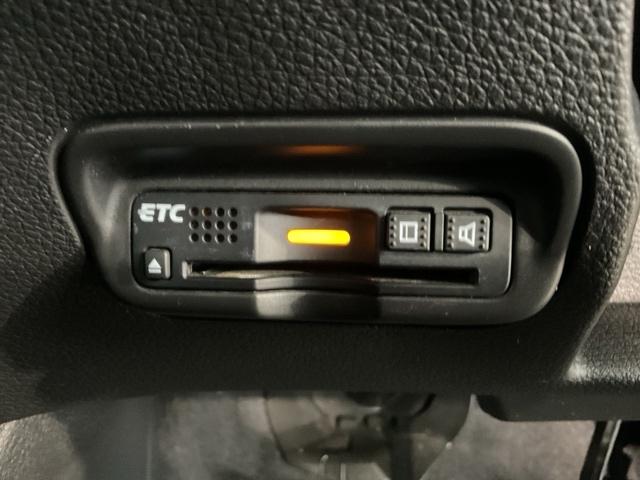 ヴェゼル ハイブリッドＸ・ホンダセンシング　地デジ　Ａクルーズ　Ｂモニ　スマキー　オートエアコン　ＶＳＡ　ＬＥＤヘッドライト　ＥＴＣ車載器　カーテンエアバッグ　ＡＢＳ　パワーウィンドウ　Ｗエアバッグ　ＤＶＤ再生（28枚目）