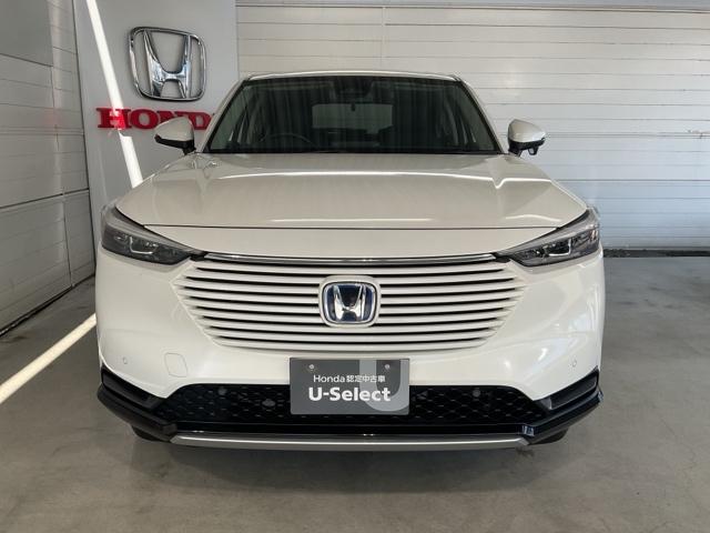 ＬＥＤヘッドライト搭載の力強くエレガントなフロントフェイス。