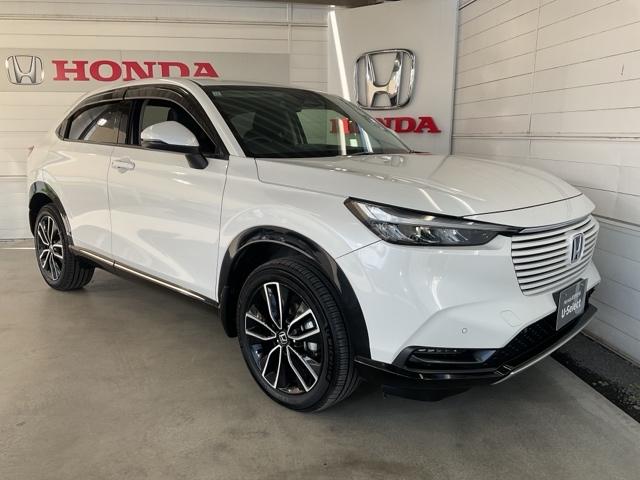 ＬＥＤヘッドライト搭載の力強くエレガントなフロントフェイス。