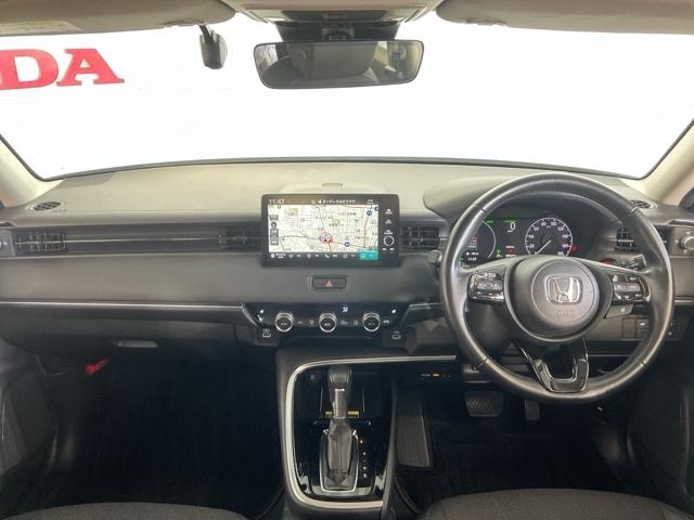 シンプルで落ち着いた空間を演出したモダンなインテリアです。