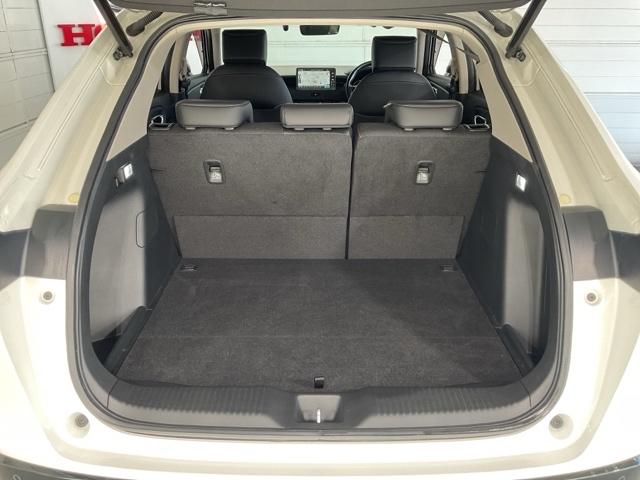 広い荷室は、買い物はもちろんレジャー・旅行でも充分なスペースがあります。