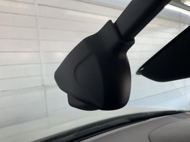 万が一の時に頼もしいドライブレコーダーをフロントとリアに装備♪