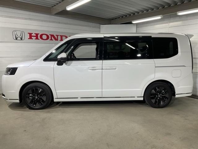 ステップワゴン ｅ：ＨＥＶスパーダ　１オーナー　フルオートエアコン　ＥＳＣ　シートヒータ　キーフリー　ＬＥＤヘッドランプ　イモビ　ＡＢＳ　リアカメラ　スマートキ　クルーズコントロール　サイドカーテンエアバック　禁煙（4枚目）