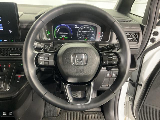 ステップワゴン ｅ：ＨＥＶスパーダ　１オーナー　フルオートエアコン　ＥＳＣ　シートヒータ　キーフリー　ＬＥＤヘッドランプ　イモビ　ＡＢＳ　リアカメラ　スマートキ　クルーズコントロール　サイドカーテンエアバック　禁煙（12枚目）