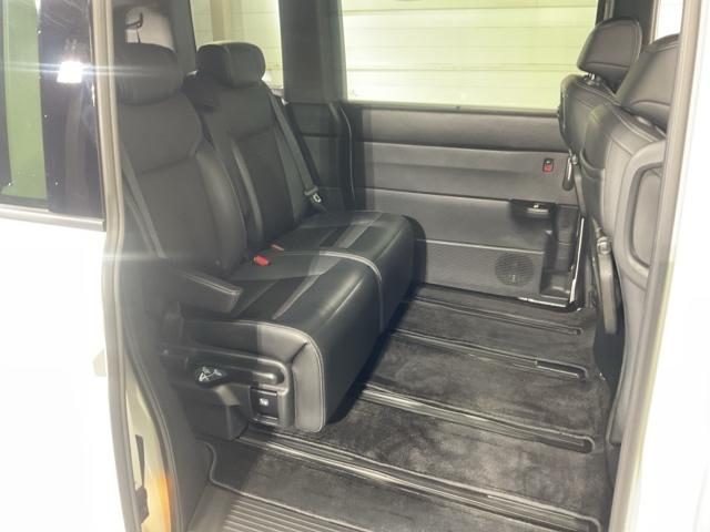 ステップワゴン ｅ：ＨＥＶスパーダ　１オーナー　フルオートエアコン　ＥＳＣ　シートヒータ　キーフリー　ＬＥＤヘッドランプ　イモビ　ＡＢＳ　リアカメラ　スマートキ　クルーズコントロール　サイドカーテンエアバック　禁煙（17枚目）