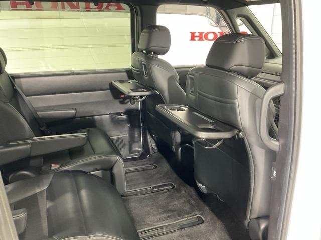 ステップワゴン ｅ：ＨＥＶスパーダ　１オーナー　フルオートエアコン　ＥＳＣ　シートヒータ　キーフリー　ＬＥＤヘッドランプ　イモビ　ＡＢＳ　リアカメラ　スマートキ　クルーズコントロール　サイドカーテンエアバック　禁煙（19枚目）