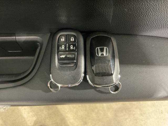 ステップワゴン ｅ：ＨＥＶスパーダ　１オーナー　フルオートエアコン　ＥＳＣ　シートヒータ　キーフリー　ＬＥＤヘッドランプ　イモビ　ＡＢＳ　リアカメラ　スマートキ　クルーズコントロール　サイドカーテンエアバック　禁煙（40枚目）