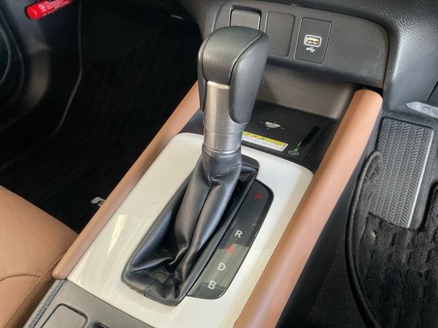 フィット e:HEVリュクス 誤発進抑制機能 リアカメラ ETC付 LED シートヒーター クルーズコントロール セキュリティアラーム ドライブレコーダー DVD VSA フルセグ サイドエアバッグ 禁煙(15枚目)