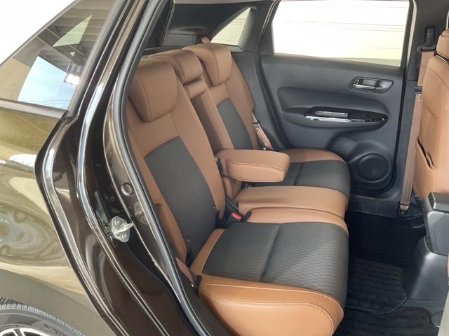 フィット e:HEVリュクス 誤発進抑制機能 リアカメラ ETC付 LED シートヒーター クルーズコントロール セキュリティアラーム ドライブレコーダー DVD VSA フルセグ サイドエアバッグ 禁煙(18枚目)