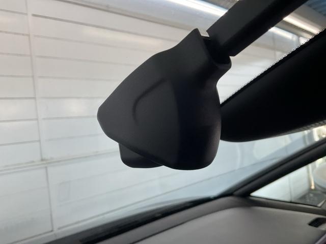 フィット e:HEVリュクス 誤発進抑制機能 リアカメラ ETC付 LED シートヒーター クルーズコントロール セキュリティアラーム ドライブレコーダー DVD VSA フルセグ サイドエアバッグ 禁煙(30枚目)