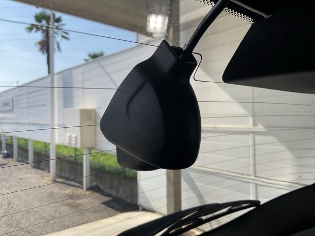 フィット e:HEVリュクス 誤発進抑制機能 リアカメラ ETC付 LED シートヒーター クルーズコントロール セキュリティアラーム ドライブレコーダー DVD VSA フルセグ サイドエアバッグ 禁煙(31枚目)