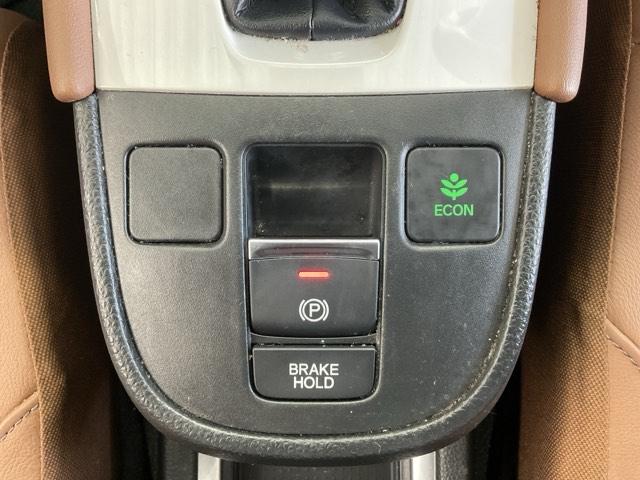 フィット e:HEVリュクス 誤発進抑制機能 リアカメラ ETC付 LED シートヒーター クルーズコントロール セキュリティアラーム ドライブレコーダー DVD VSA フルセグ サイドエアバッグ 禁煙(44枚目)