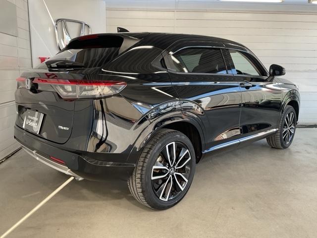 ヴェゼル ｅ：ＨＥＶＺ　衝突回避支援ブレーキ機能　スマキ　Ｐトランク　フルオートエアコン　エアバッグ　両席エアバック　Ｒカメ　パワーウィンドウ　ＬＥＤランプ　ソナー　クルーズＣ　ナビ＆ＴＶ　キーレスエントリー（8枚目）