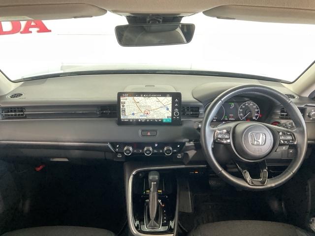 ヴェゼル ｅ：ＨＥＶＺ　衝突回避支援ブレーキ機能　スマキ　Ｐトランク　フルオートエアコン　エアバッグ　両席エアバック　Ｒカメ　パワーウィンドウ　ＬＥＤランプ　ソナー　クルーズＣ　ナビ＆ＴＶ　キーレスエントリー（13枚目）