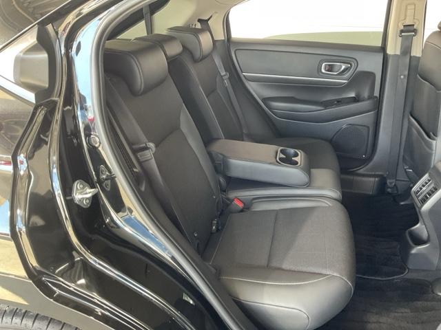 ヴェゼル ｅ：ＨＥＶＺ　衝突回避支援ブレーキ機能　スマキ　Ｐトランク　フルオートエアコン　エアバッグ　両席エアバック　Ｒカメ　パワーウィンドウ　ＬＥＤランプ　ソナー　クルーズＣ　ナビ＆ＴＶ　キーレスエントリー（18枚目）