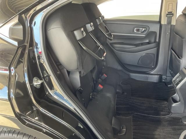 ヴェゼル ｅ：ＨＥＶＺ　衝突回避支援ブレーキ機能　スマキ　Ｐトランク　フルオートエアコン　エアバッグ　両席エアバック　Ｒカメ　パワーウィンドウ　ＬＥＤランプ　ソナー　クルーズＣ　ナビ＆ＴＶ　キーレスエントリー（19枚目）