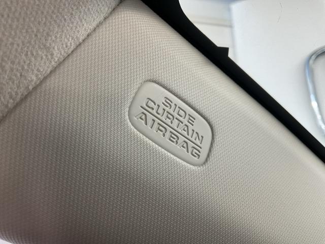 ヴェゼル ｅ：ＨＥＶＺ　衝突回避支援ブレーキ機能　スマキ　Ｐトランク　フルオートエアコン　エアバッグ　両席エアバック　Ｒカメ　パワーウィンドウ　ＬＥＤランプ　ソナー　クルーズＣ　ナビ＆ＴＶ　キーレスエントリー（31枚目）