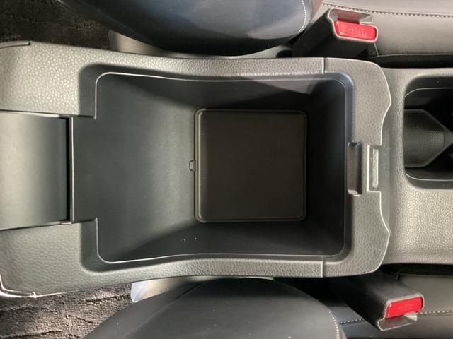 ヴェゼル ｅ：ＨＥＶＺ　衝突回避支援ブレーキ機能　スマキ　Ｐトランク　フルオートエアコン　エアバッグ　両席エアバック　Ｒカメ　パワーウィンドウ　ＬＥＤランプ　ソナー　クルーズＣ　ナビ＆ＴＶ　キーレスエントリー（33枚目）