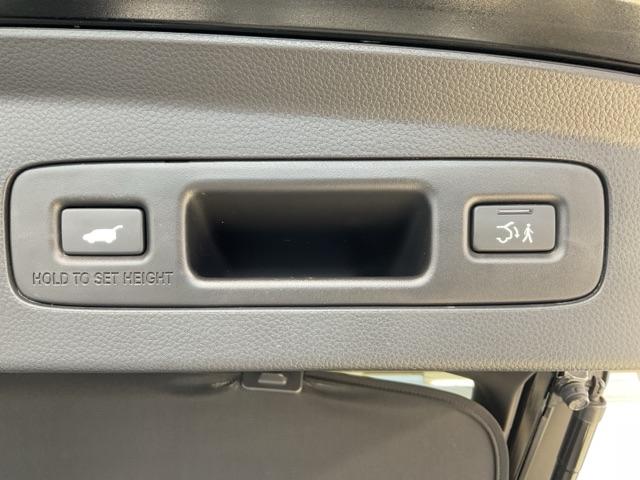 ヴェゼル ｅ：ＨＥＶＺ　衝突回避支援ブレーキ機能　スマキ　Ｐトランク　フルオートエアコン　エアバッグ　両席エアバック　Ｒカメ　パワーウィンドウ　ＬＥＤランプ　ソナー　クルーズＣ　ナビ＆ＴＶ　キーレスエントリー（42枚目）