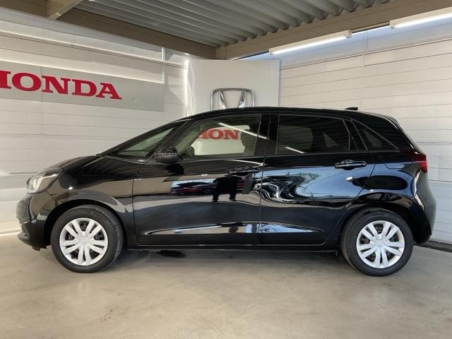 フィット e:HEVホーム 前後誤発進抑制機能 クリソナ 助手席エアバッグ 運転席エアバッグ アイドリングストップ LEDライト バックカメラ ABS サイドエアバッグ オートクルーズコントロール フルセグTV(5枚目)