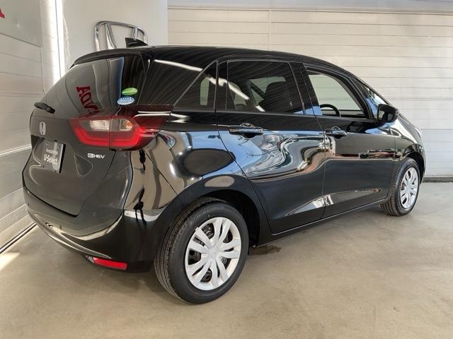 フィット e:HEVホーム 前後誤発進抑制機能 クリソナ 助手席エアバッグ 運転席エアバッグ アイドリングストップ LEDライト バックカメラ ABS サイドエアバッグ オートクルーズコントロール フルセグTV(8枚目)