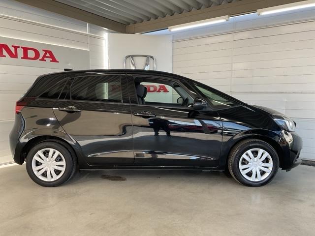 フィット e:HEVホーム 前後誤発進抑制機能 クリソナ 助手席エアバッグ 運転席エアバッグ アイドリングストップ LEDライト バックカメラ ABS サイドエアバッグ オートクルーズコントロール フルセグTV(9枚目)