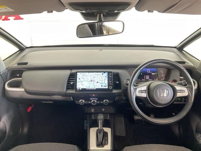 フィット e:HEVホーム 前後誤発進抑制機能 クリソナ 助手席エアバッグ 運転席エアバッグ アイドリングストップ LEDライト バックカメラ ABS サイドエアバッグ オートクルーズコントロール フルセグTV(13枚目)