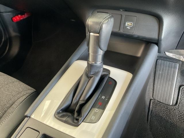 フィット e:HEVホーム 前後誤発進抑制機能 クリソナ 助手席エアバッグ 運転席エアバッグ アイドリングストップ LEDライト バックカメラ ABS サイドエアバッグ オートクルーズコントロール フルセグTV(15枚目)